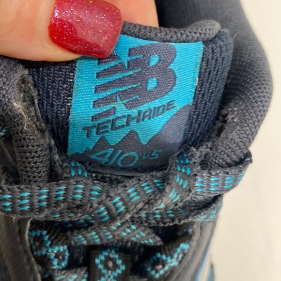 New Balance Women's WT410v5 Cushioning Trail Running Shoe Gray and Teal Size 6.5 - Picture 7 of 9